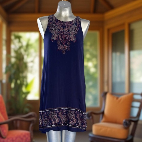 Xhilaration Dresses & Skirts - Navy Sleeveless Dress with Pink Embroidery size Medium